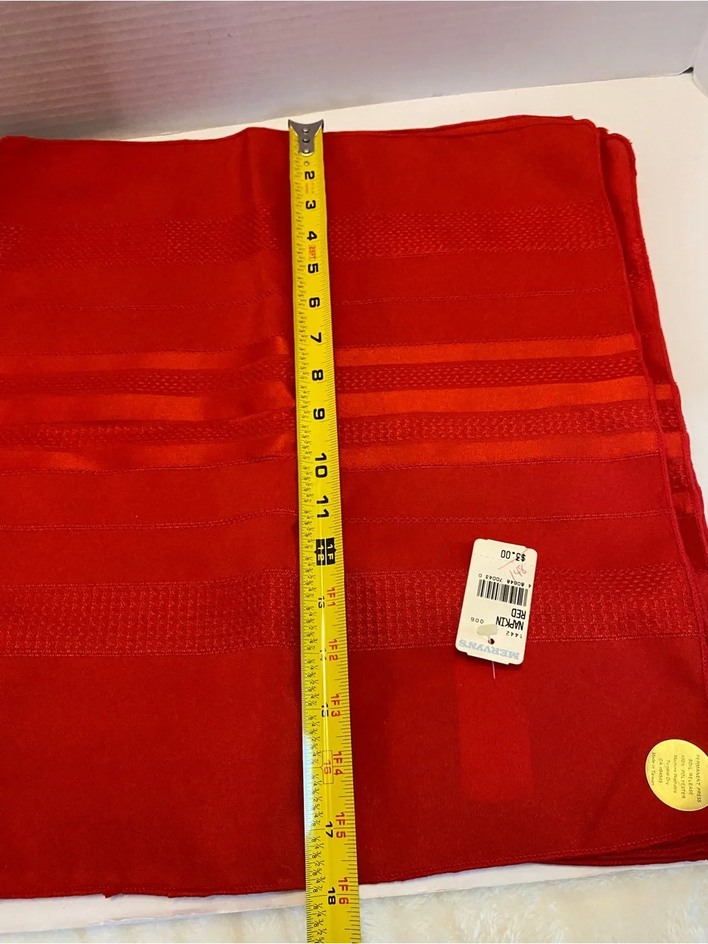 Vtg Fabric Napkins 18x18 Red Permanent Press Soil Release Machine Wash NOS
